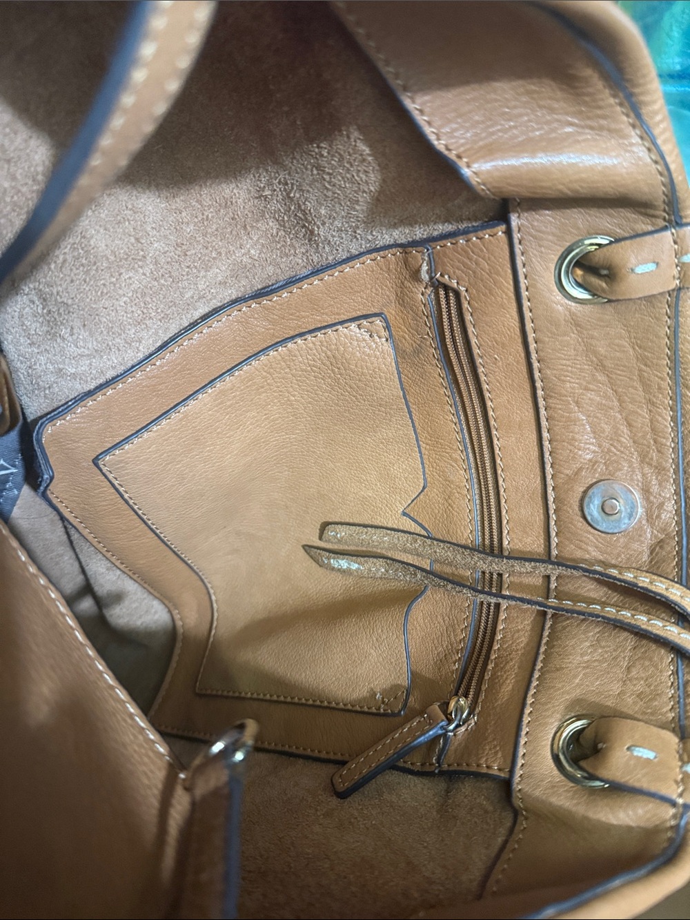 Tan Leather Shoulder Tote Bag - Classic Everyday Carry - Picture 4 of 6